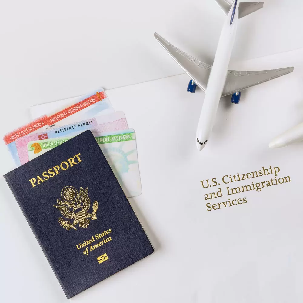 us-immigration-service-with-coronavirus-vaccinatio